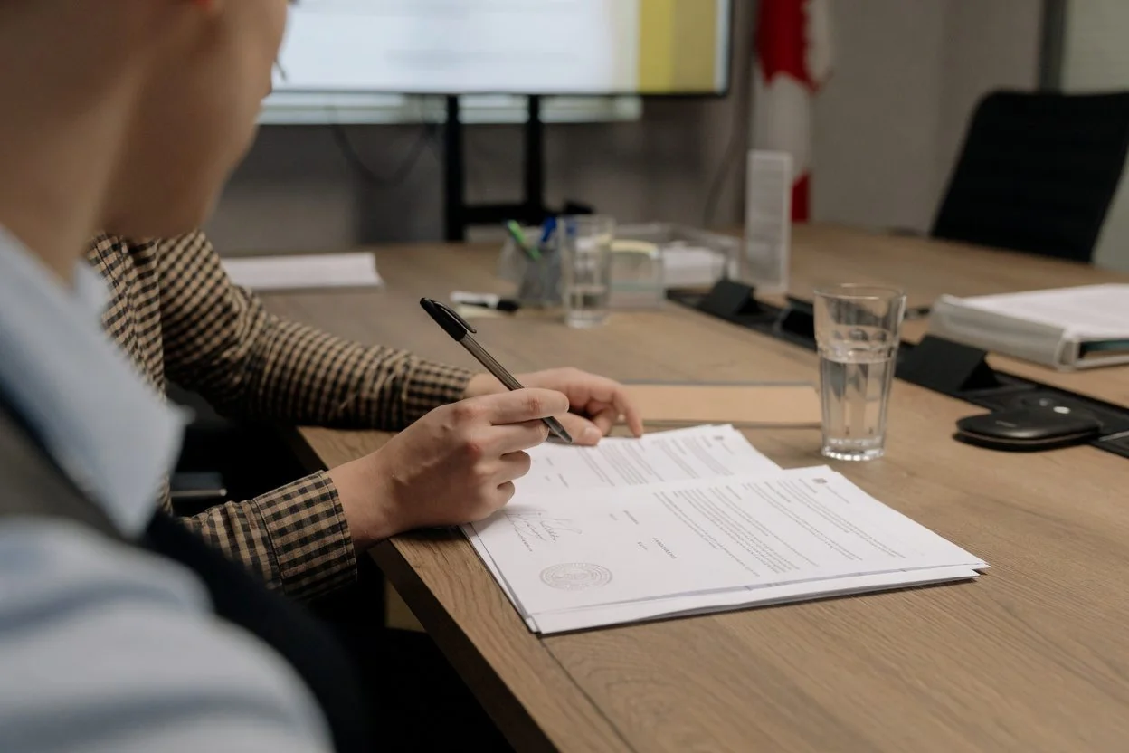 When and Why to Notarize Business Contracts